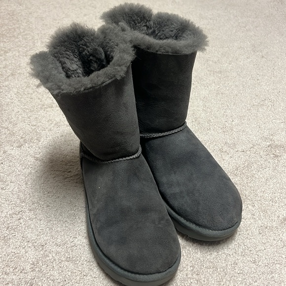 Ugg Gray Bailey Bow Boots - Picture 3 of 7